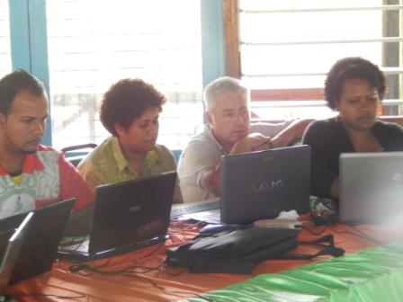 Doug Ramsay of NIWA with workshop participants-small