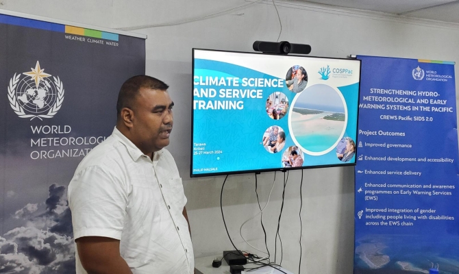 Kiribati Meteorological Services Director, Mr Ueneta Toorua