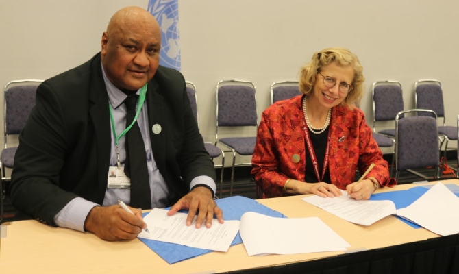 SPREP DG Sefanaia Nawadra and UNEP Executive Director, Inger Andersen. 