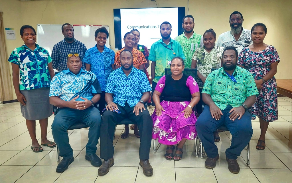 Vanuatu met comms training