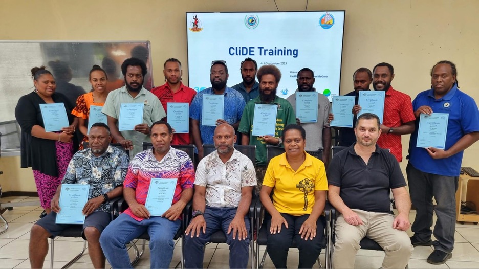 Participants at the CliDE training 